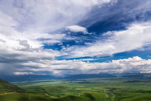 Hegyi Táj Nagy Zöld Völgy Suusamyr Völgy Kirgizisztán Kilátás Hágó — Stock Fotó