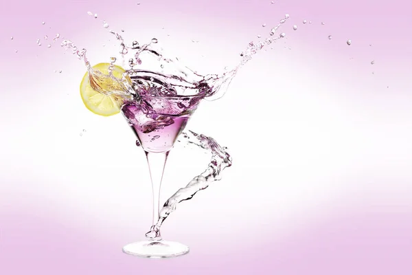 Splash Martini Drink Lemon Slice Ice — Stock Photo, Image