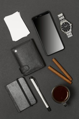 Erkekler nesneleri siyah, en iyi görünüm