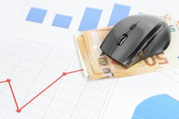 Computador Mouse Notas Euro Gráficos Ganhar Dinheiro Conceito Online — Fotografia de Stock
