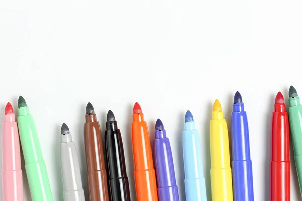 Colorful Markers Closeup White Surface Copy Space — Stock Photo, Image