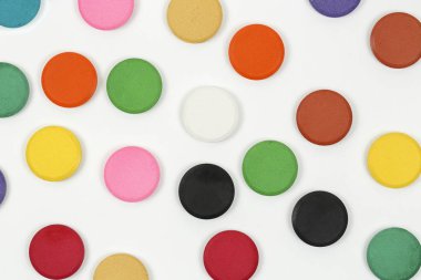 Rastgele arka planlar için düzenlenmiş beyaz üzerine suluboya tablet