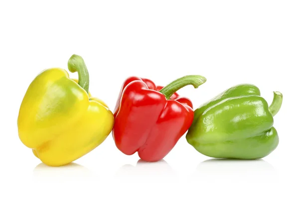 Drei Bunte Paprika Isoliert Auf Weiß — Stockfoto