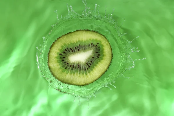 Kiwi-Fruchtspritzer — Stockfoto