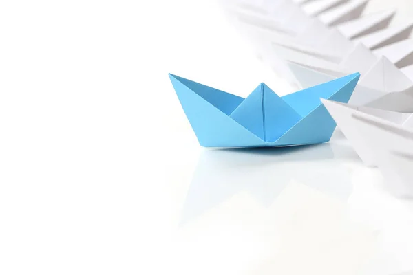 Corrida barco de papel — Fotografia de Stock