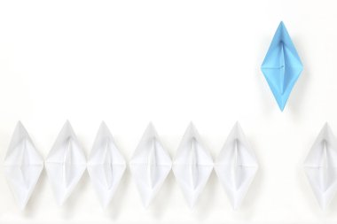 kağıt tekne yarışı