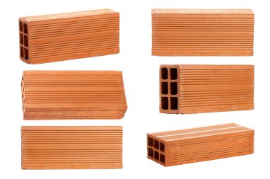 Beyaz üzerinde delikleri olan kırmızı tuğlalar, farklı açılar.