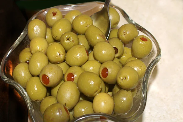 Bol Verre Rempli Iwth Olives Vertes Avec Pimento Centres — Photo