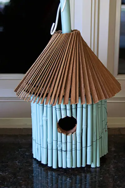 Bambudan Yapılmış Kuş Kafesi — Stok fotoğraf