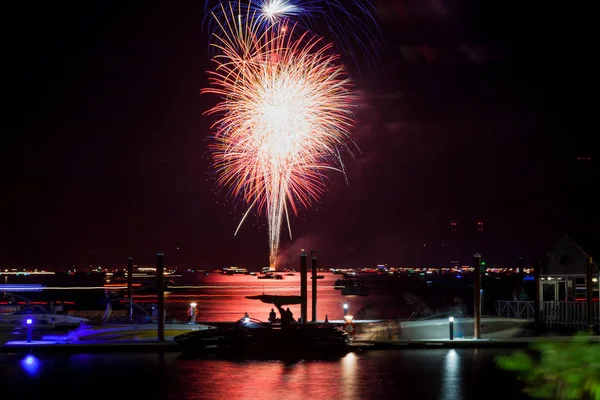 Beautiful Fourth July Fireworks Glowing Lake Coeur Alene Idaho Several — Stock Photo, Image