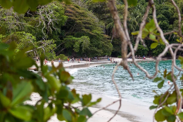 Manuel Antonio Beach Κόστα Ρίκα Μαΐου 2016 Τουρίστες Απολαμβάνουν Στον — Φωτογραφία Αρχείου