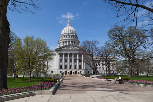 Madison Wisconsin Mayo 2014 Edificio Capital Visto Desde South Hamilton —  Fotos de Stock