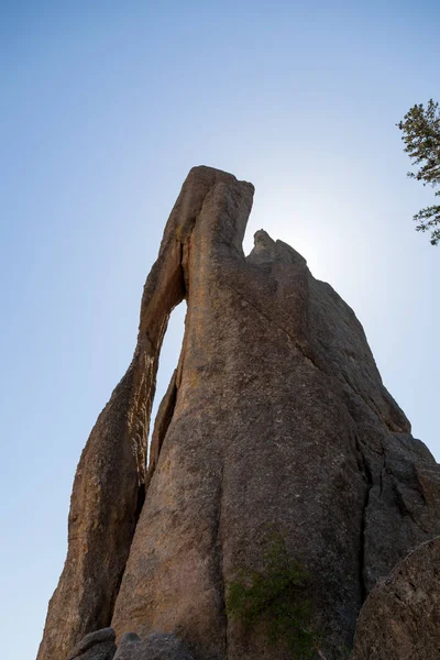 Grande Formation Unique Roche Needle Eye Dans Section Needles Custer — Photo