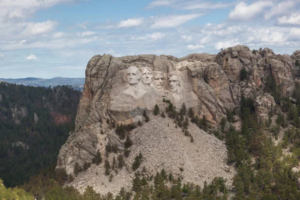 Гора Rushmore з видом на море — стокове фото