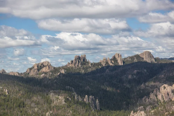 Klippiga landskap i Custer State Park — Stockfoto