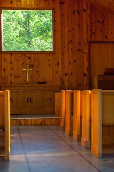 Innenraum der kleinen Kapelle — Stockfoto