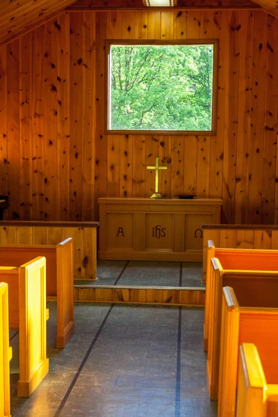 Innenraum der kleinen Kapelle — Stockfoto