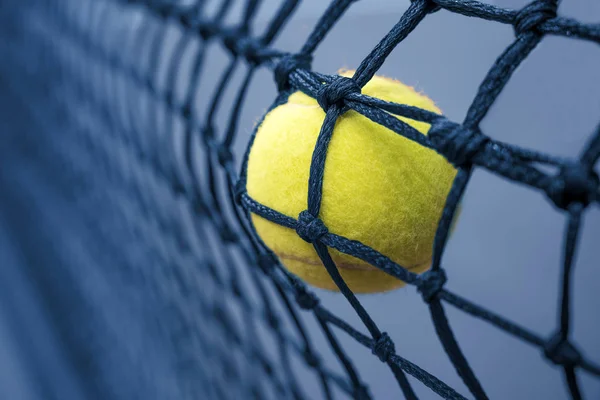 Balle Tennis Dans Filet — Photo