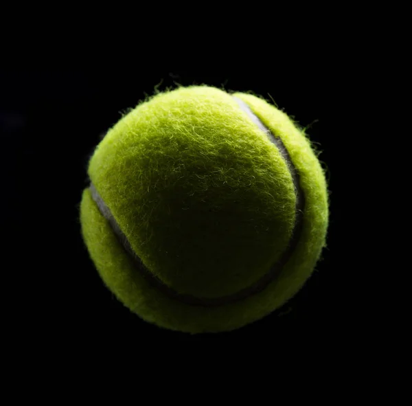 Groene Tennisbal Geïsoleerd Zwart — Stockfoto