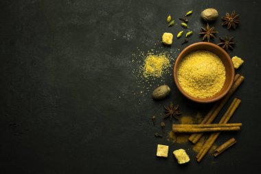 Baharat tarçın, anason, kakule,