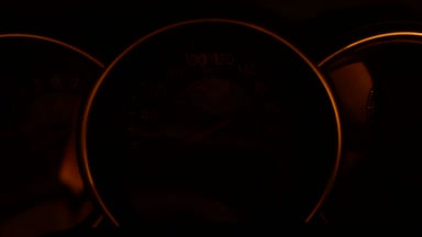 Gösterge paneli arabada.