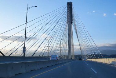 Surrey, İngiltere - 31 Mayıs 2018: Pov görünümü Surrey Bc Kanada Bridge'de üzerinde sürme