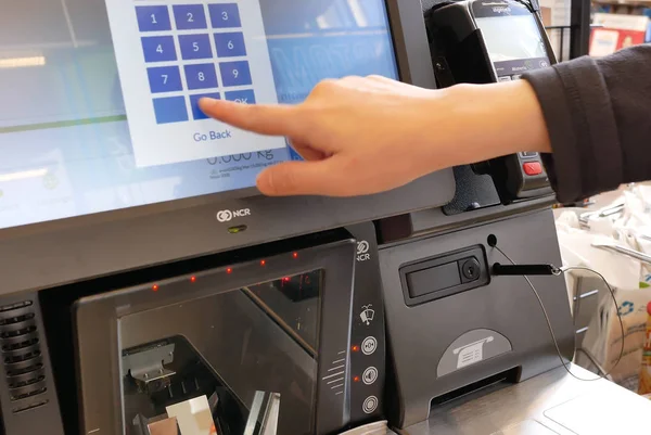 Burnaby Canada May 2018 Motion Woman Paying Foods Self Check — Stock Photo, Image