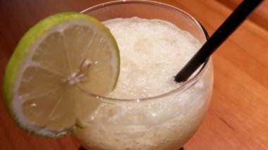 Bir fincan limon suyu Çin restoranı içinde hareket