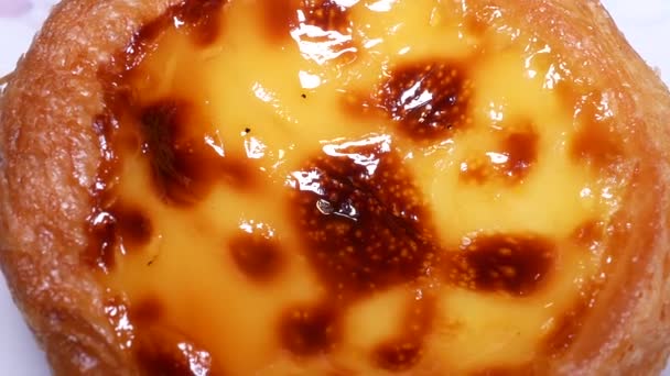 Rotation Tarte Aux Œufs Sur Une Assiette — Video