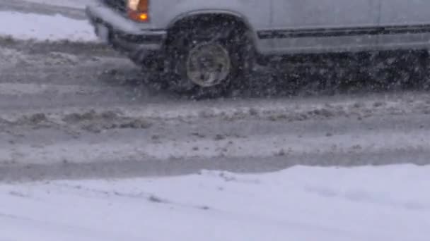 Powolny Ruch Jazdy Samochodem Zimno Blizzard Snow Zima Dzień — Wideo stockowe