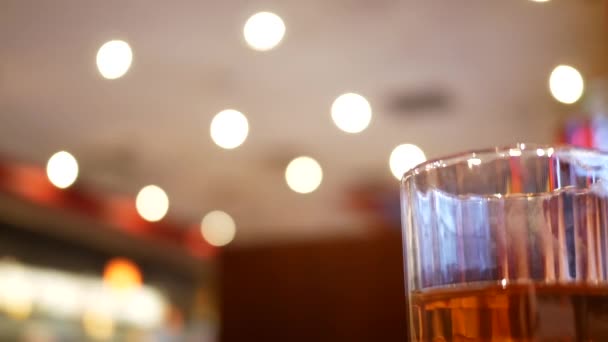 Movimento Xícara Bebida Quente Com Vapor Dentro Restaurante Chinês — Vídeo de Stock