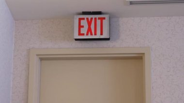 Çatı çıkış işareti hareket 