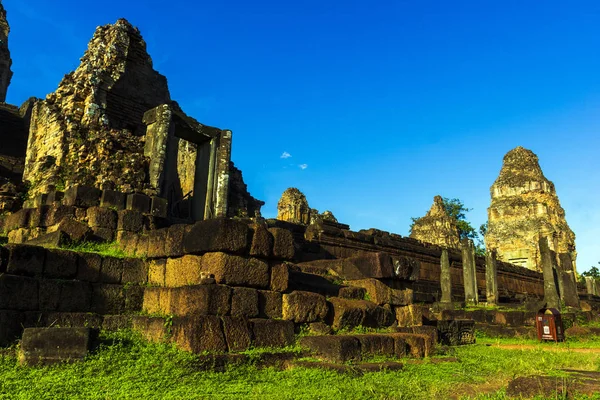 Zničit Chrám Phnom Bakheng Siem Reap Kambodža — Stock fotografie