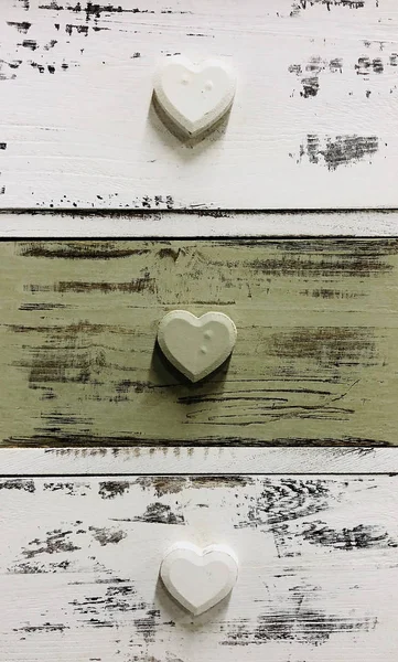 White Green Painted Wooden Heart Shaped Grungy Old Fashopned English — Stock Photo, Image