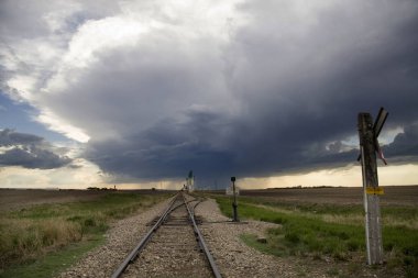 Çayır fırtına bulutları Kanada Saskatchewan yaz uyarılar
