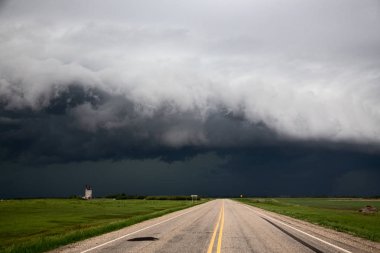 Çayır fırtına bulutları Kanada Saskatchewan yaz uyarılar