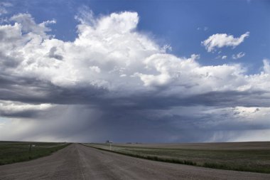 Çayır fırtına bulutları Kanada Saskatchewan yaz uyarılar
