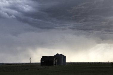 Çayır fırtına bulutları Kanada Saskatchewan yaz uyarılar