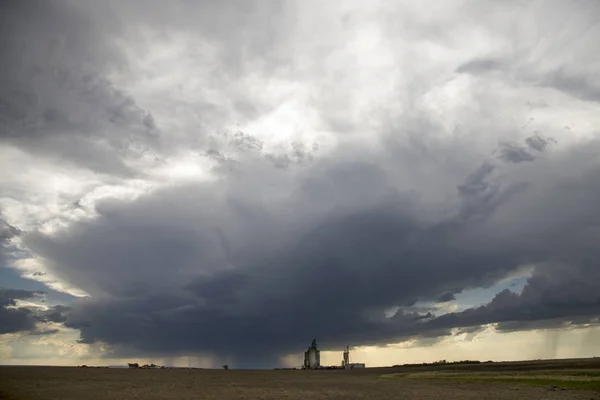 Λιβάδι Σύννεφα Καταιγίδας Καναδά Saskatchewan Καλοκαίρι Προειδοποιήσεις — Φωτογραφία Αρχείου