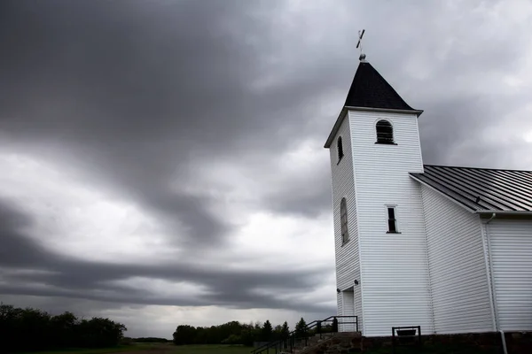 Preirie Storm Clouds Canada Saskatchewan Summer Country Church — стоковое фото