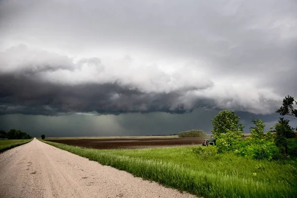 Çayır fırtına bulutları Kanada Saskatchewan yaz uyarılar