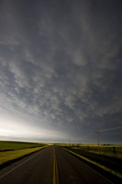Çayır fırtına bulutları Saskatchewan Kanada Mammatus içinde