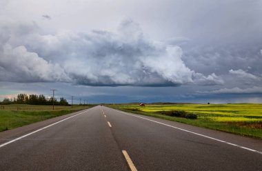 Çayır fırtına bulutları Saskatchewan Kanada kırsal ortamda