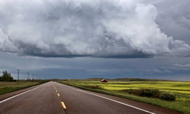 Çayır fırtına bulutları Saskatchewan Kanada kırsal ortamda