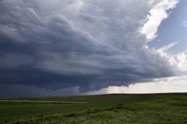 Çayır fırtına bulutları Saskatchewan Kanada kırsal ortamda