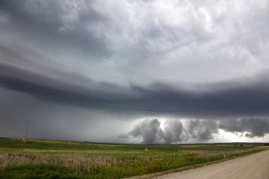 Çayır fırtına bulutları Saskatchewan Kanada kırsal ortamda