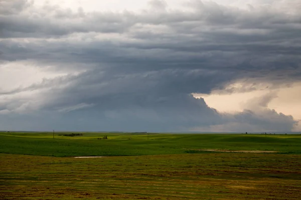 Prairie Vihar Felhők Kanadai Saskatchewan Vidéki Környezetben — Stock Fotó