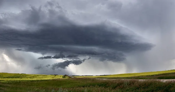 Pradera Tormenta Nubes Saskatchewan Canadá Entorno Rural — Foto de Stock