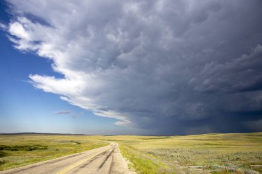 Çayır fırtına bulutları Saskatchewan Kanada yaz tehlike