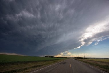 Çayır fırtına bulutları Saskatchewan Kanada yaz tehlike